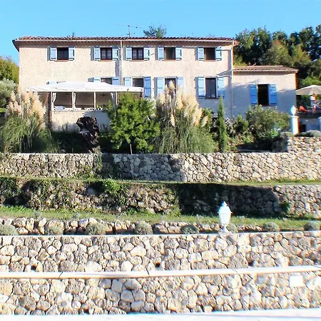 With Charm, Quiet, Kitchen, Sw Pool.