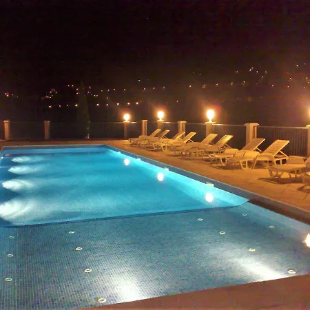 With Charm, Quiet, Kitchen, Sw Pool. Bed and breakfast 3*
