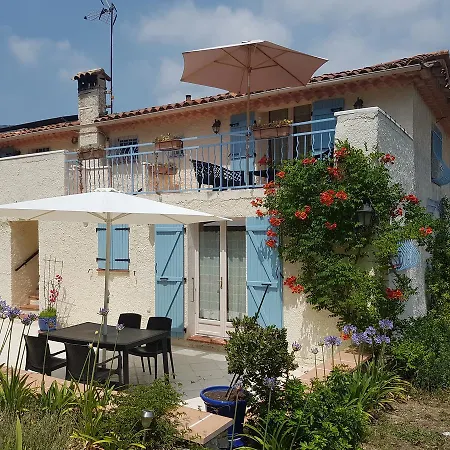 With Charm, Quiet, Kitchen, Sw Pool.