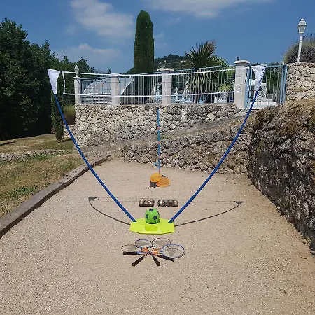 With Charm, Quiet, Kitchen, Sw Pool.