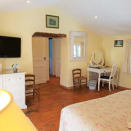 With Charm, Quiet, Kitchen, Sw Pool.
